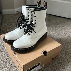 Doc marten boots smooth white